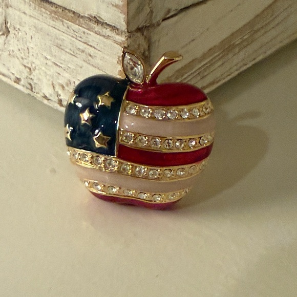 GE Wlind Jewelry - GE Wlind Signed Enamel American Flag Apple Brooch Pin With Rhinestones Vintage
